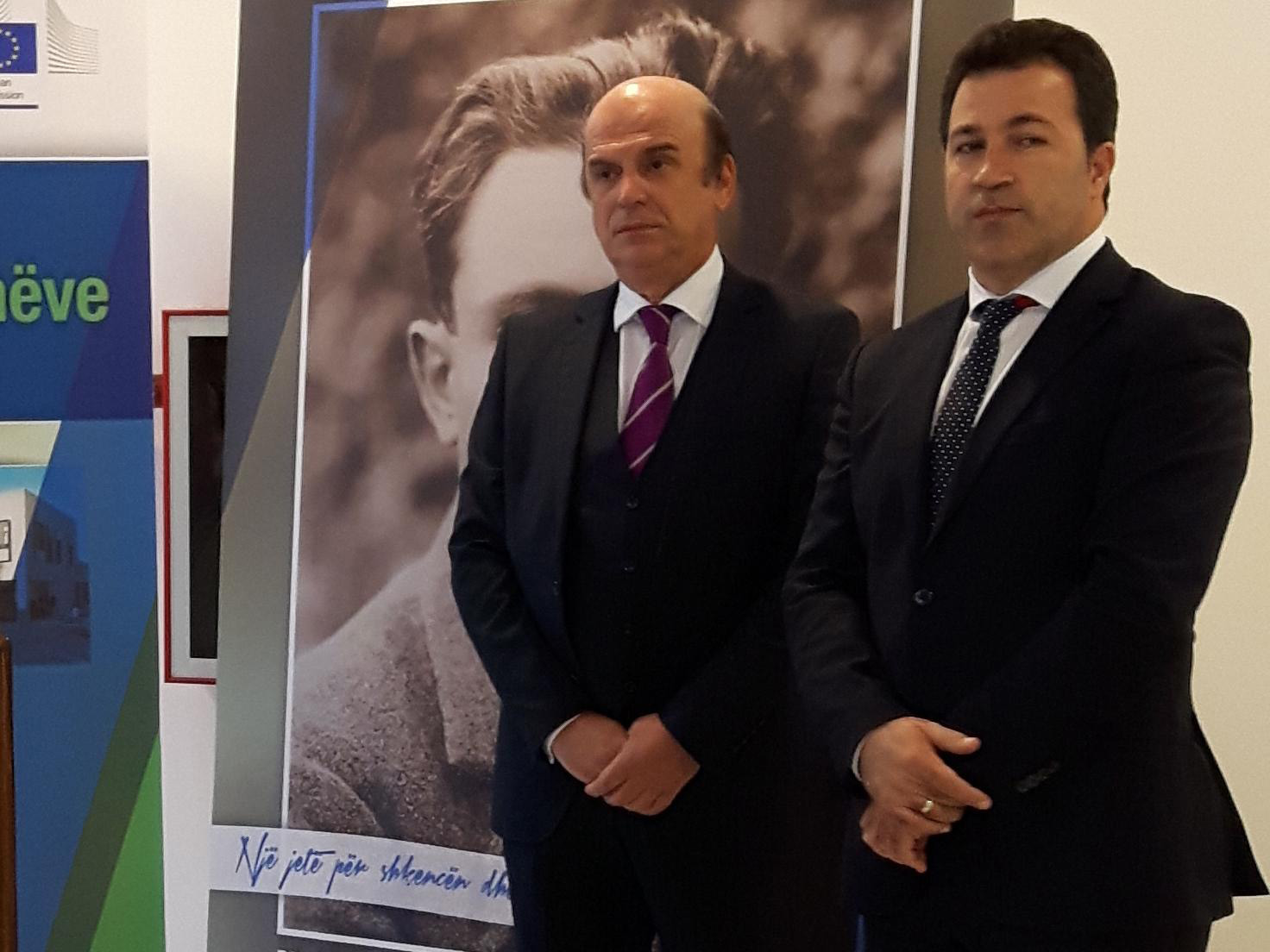 SKANDALI / Ministri Peleshi nuk mohon substancat kancerogjene: Siguria ushqimore nuk është perfekte, do verifikojmë situatën e qumështit