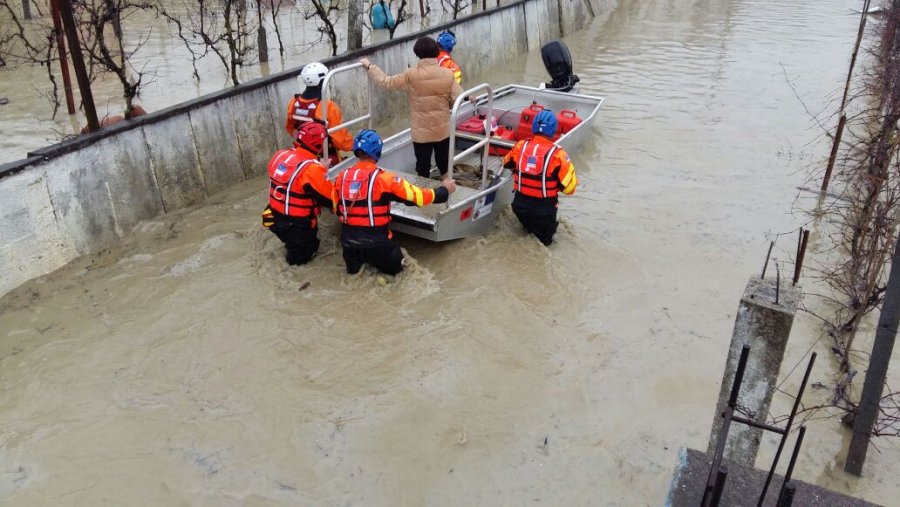 SITUATA, ORA 12.00/ Pritet përkeqësim i gjendjes, Policia dhe Ushtria zbarkojnë në jug të vendit