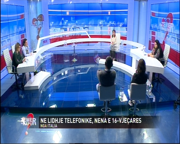 DEBATI LIVE/ Nëna përplaset me vajzën: S’ke punë me mua, rri me atë pijanecin