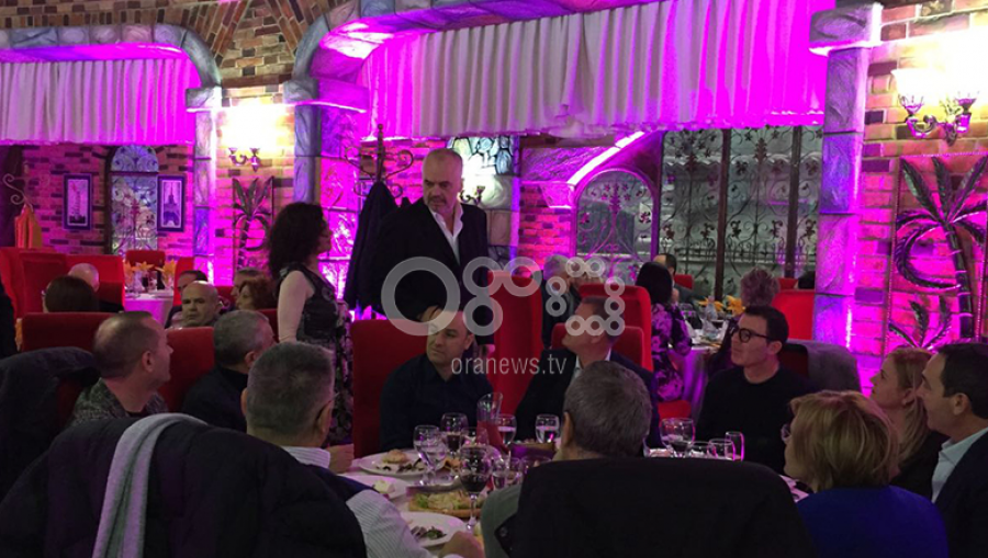 FOTO GALERI/ Para votimit për Kryeprokurorin, Rama relakson grupin e PS me festë luksoze
