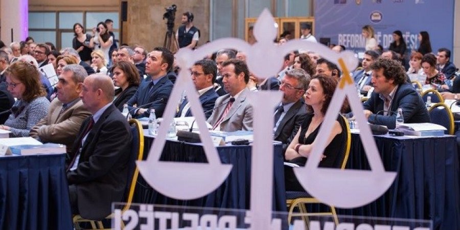 VENDIMI KUSHTETUESES/ Gjyqtarët dhe prokurorët mund të ruajnë pasurinë edhe pas Vetting-ut