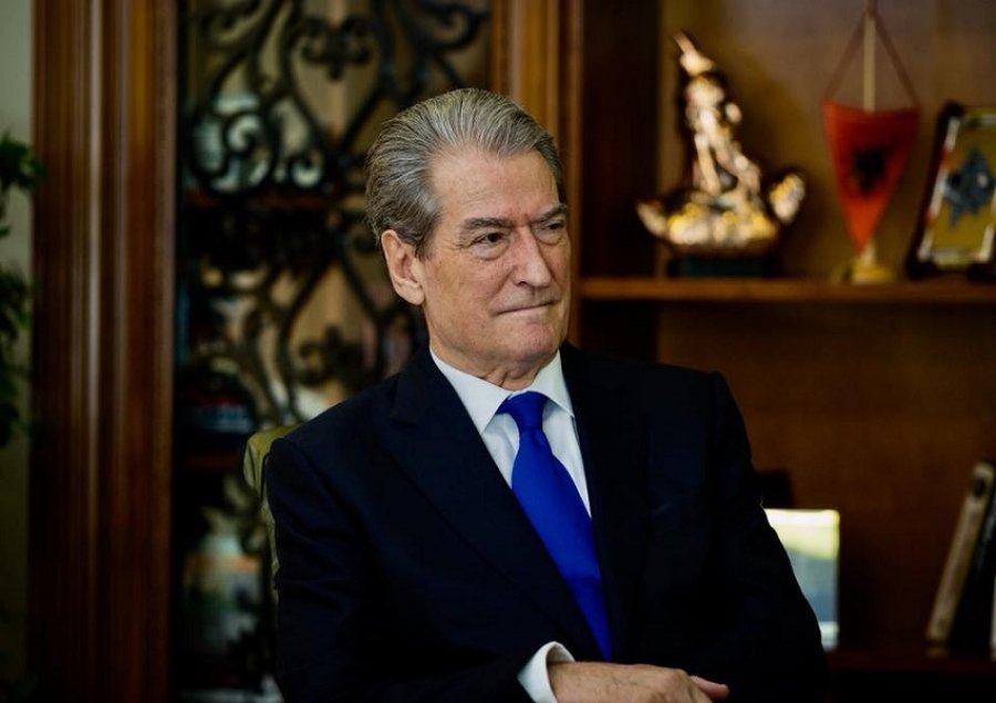 Berisha: Diplomatët që munguan në festën e PD-së, janë pasionantë e të thekur pas Ramës