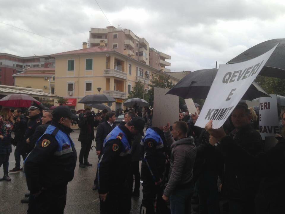 Policia dhunë ndaj protestuesve në Shkodër, Berisha paralajmëron Ramën…