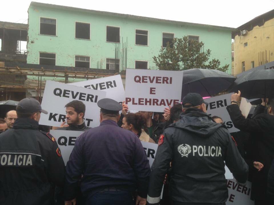 Policia dhunë ndaj protestuesve në Shkodër, Berisha paralajmëron Ramën…