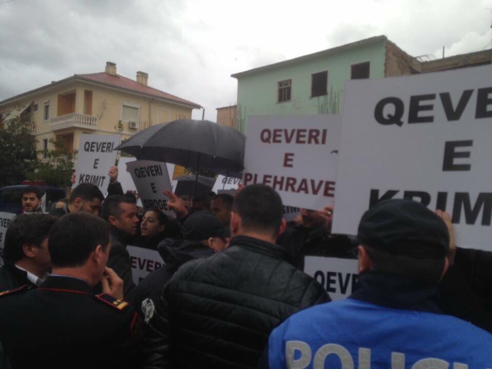 Policia dhunë ndaj protestuesve në Shkodër, Berisha paralajmëron Ramën…