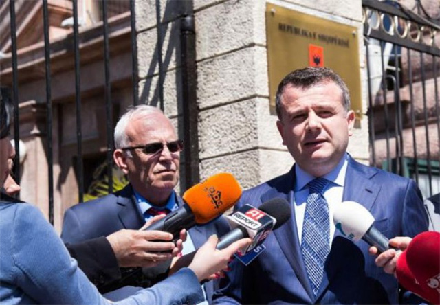 FOTO/ Baba Taku sufleri i Taulant Ballës, zbulohet e-maili i Brahos për Ballën: Bëjani siç e kemi biseduar LSI-së …