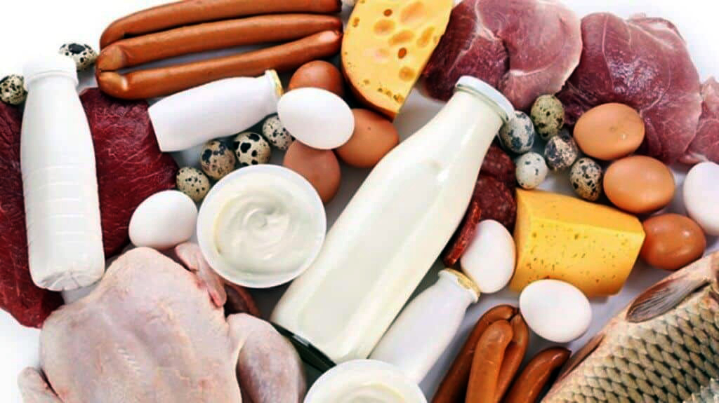 ALARMI/ Shqiptarët hanë mish me ngjyrues, gjalpë me vaj palme dhe qumësht me toksina