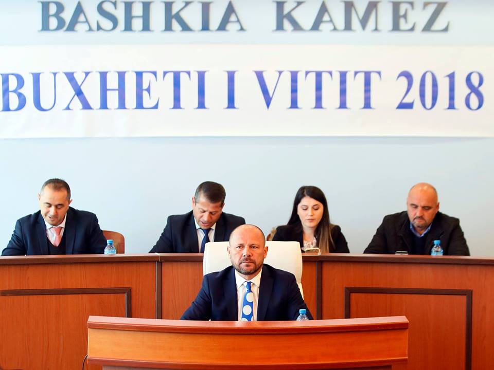 FOTO GALERI/ Kamëz, Buxheti i 2018, votë unanime nga këshilltarët e PD, PS dhe LSI