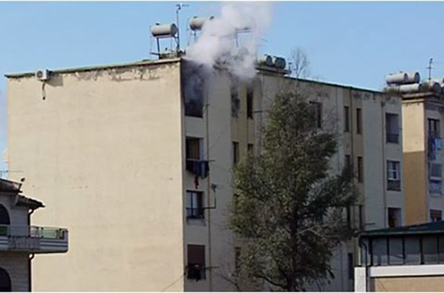 VIDEO/ Vlorë, shpërthen bombola e gazit, ja pamjet e djegies së apartamentit