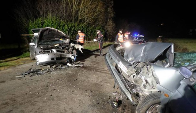 FOTO/ Itali, aksident i rëndë, vdes një grua, në luftë për jetën dy shqiptarë