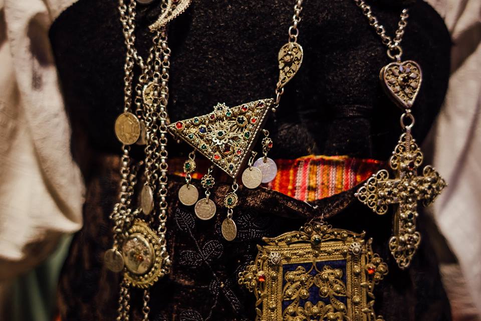 FOTO GALERI/ Nuk keni parë kurrë një ‘patriot’ si Donald Lu, ja si u festua 105-Vjetori i Pavarësisë nga Ambasada e SHBA-ve 