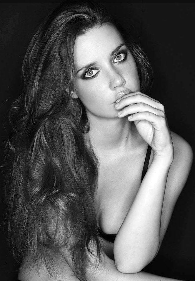 FOTO GALERI/ Ajo fiton 9 mijë paund në natë…, ja se si