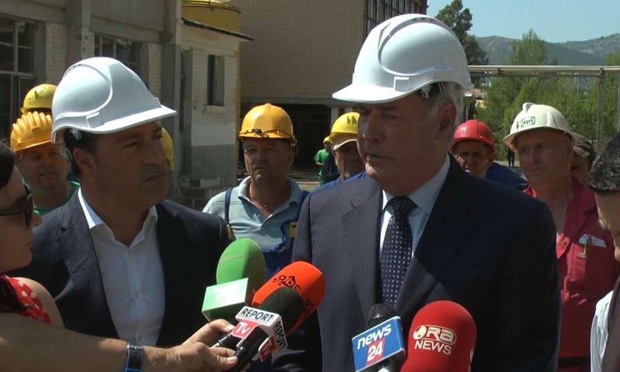 FOTO/ Ari i zi shqiptar në duart e familjes Sargeant, edhe i biri i të dënuarit nga SHBA merr koncesion nafte