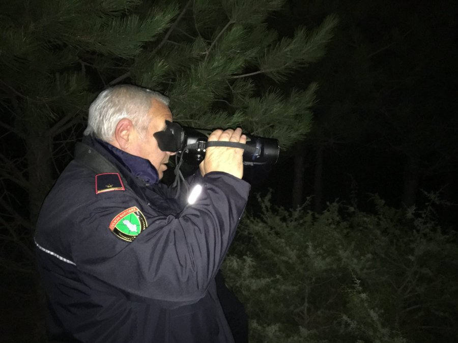 Amerikanët stërvisin policët shqiptarë si të bllokojnë kontrabandën e armëve nga kufiri