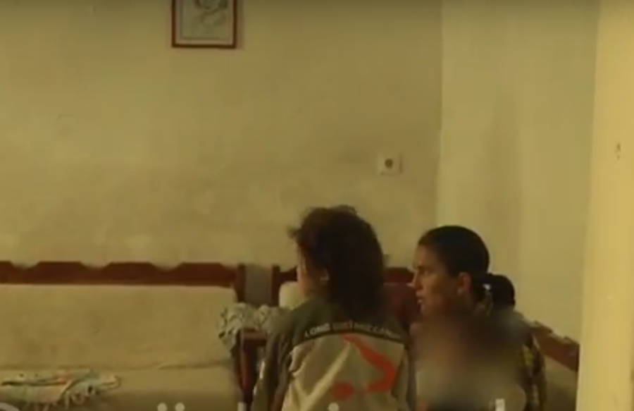 VIDEO/ Uria dhe ngrica e rrugëve, ‘dhurata’ e shtetit për 3 fëmijët e vegjël të familjes Xhafa