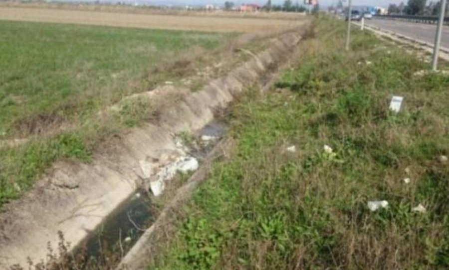 Fier, gjendet në kanal trupi i pajetë i një të moshuari