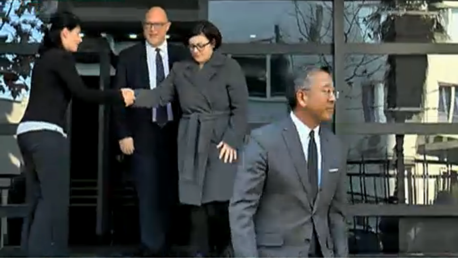 FOTO/ I mbylli hesapet me Bashën dhe Kryemadhin, ambasadori Lu i shkon sot në zyrë Arta Markut