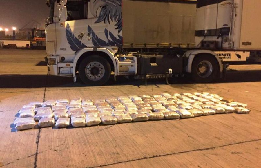 Kamioni me 2.5 ton drogë në Ankona ‘fundos’ edhe 2 policë e 2 doganierë në Durrës, ja emrat