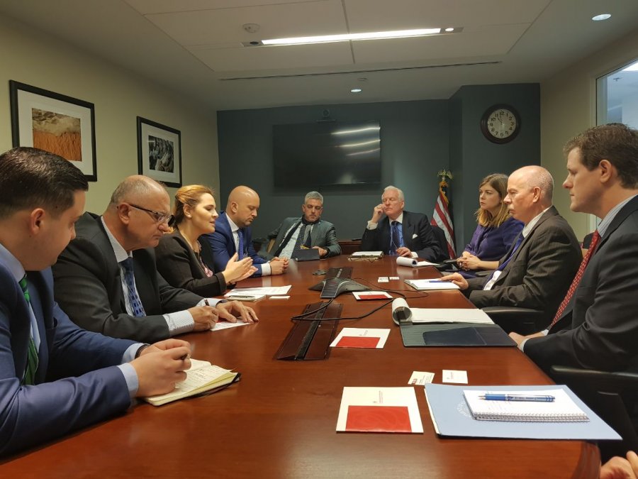 FOTO/ Kryemadhi takime me përfaqësues të DASH: SHBA të ndalin marrjen peng të drejtësisë nga Edi Rama