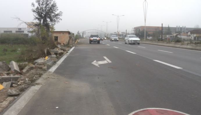 Pastrohet autostrada Tiranë – Durrës rikthehet qarkullimi normal i automjeteve