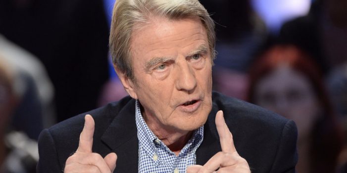 Bernard Kouchner, pjesë e makinës që niset nga kati i dytë i Kryeministrisë në Tiranë