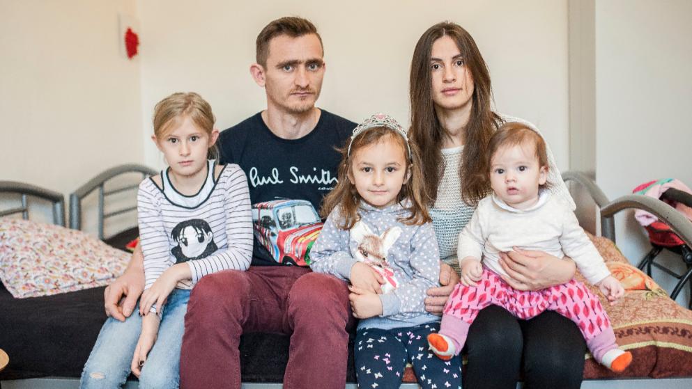 EMRAT & FOTO GALERI/ Gjermania përzë në orën 03:00 të mëngjesit, familja e famshme shqiptare “pushton” faqen e parë të “Bild”