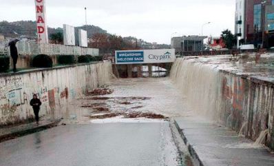 Përmbytjet në Tiranë, Topollaj: Veliaj dështak, me 2 orë shi përmbytet…