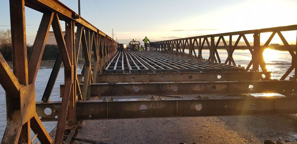 FOTO GALERI/ Darëzeza e përmbytur “zgjohet” me urë të re, rreziku nga Vjosa mbetet i madh, ja situata në terren…