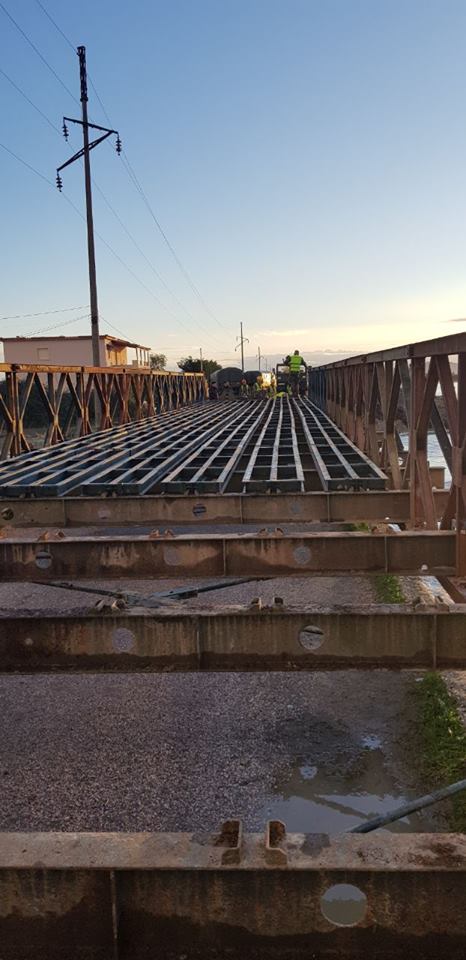 FOTO GALERI/ Darëzeza e përmbytur “zgjohet” me urë të re, rreziku nga Vjosa mbetet i madh, ja situata në terren…