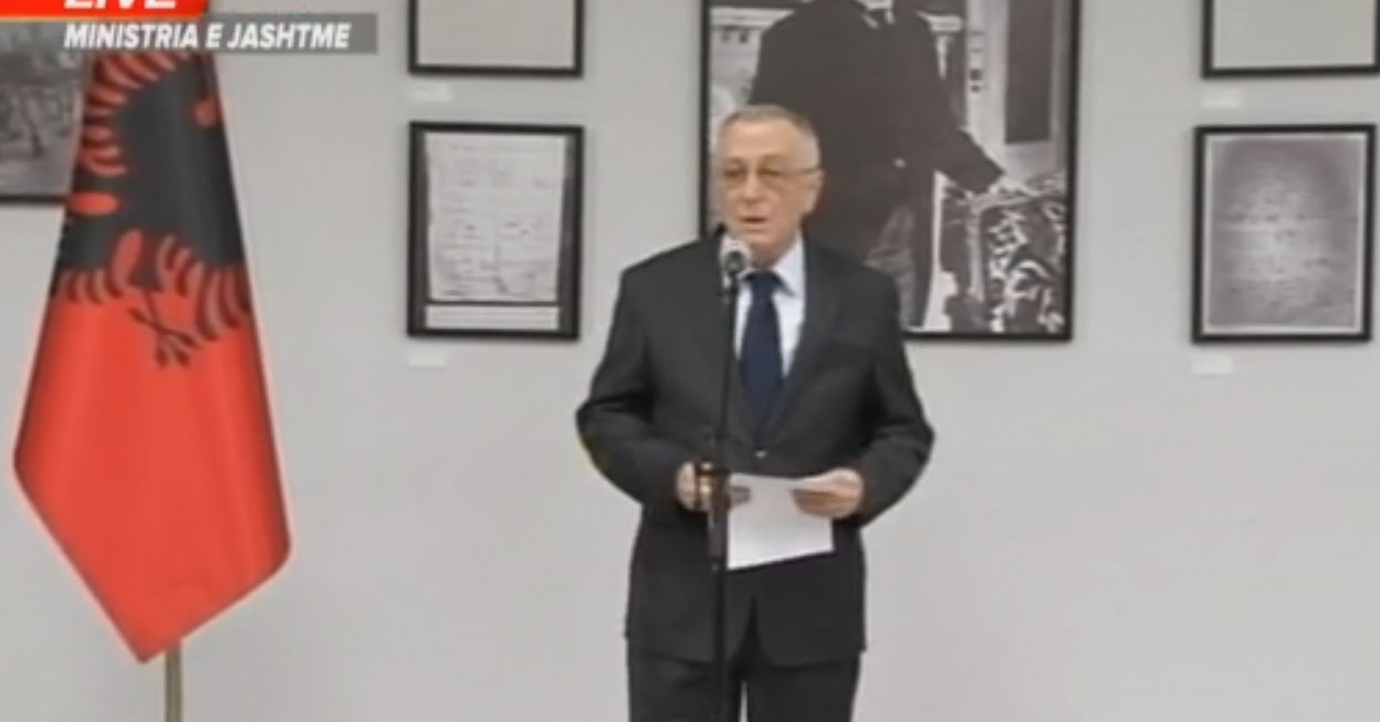 Diplomatëve Dashnor Dervishi dhe Ilir Boçka ju akordohet grada ‘Ambasador’ nga Presidenti Meta