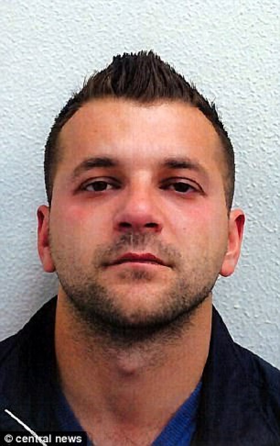 FOTO GALERI/ Çanta plot me stërlina, anglezët habiten kur shohin vendin ku fshihnin drogën shqiptarët