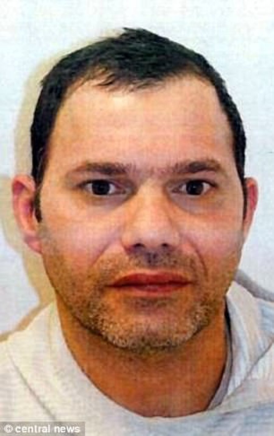 FOTO GALERI/ Çanta plot me stërlina, anglezët habiten kur shohin vendin ku fshihnin drogën shqiptarët