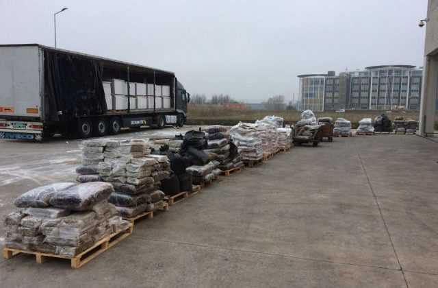 Krimet e Rënda lënë në burg 8 anëtarët e grupit të kokainës së kapur në Ankona, mes tyre edhe kryepolici i i Fierit