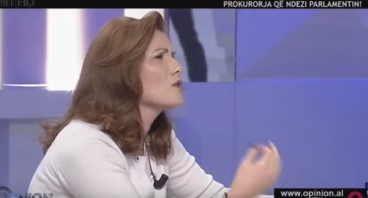 FOTO/ Skandal, Felaj në ‘Opinion’ komandohej nga mesazhet e Bledit: Ndërhy vetë për Artën se Fevziu është pleh e legen