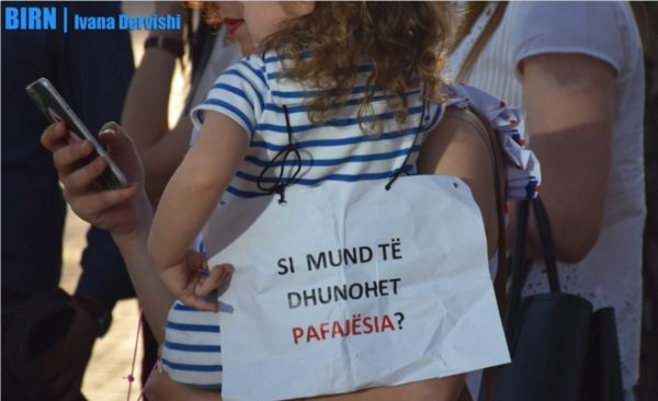 Ngacmime seksule te femijeve, abuzuesit blejne heshtjen e familjeve