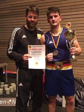 FOTO GALERI/ Shqiptarët që na nderojnë, djaloshi Xhek Paskali shpallet kampion i Gjermanisë në boks