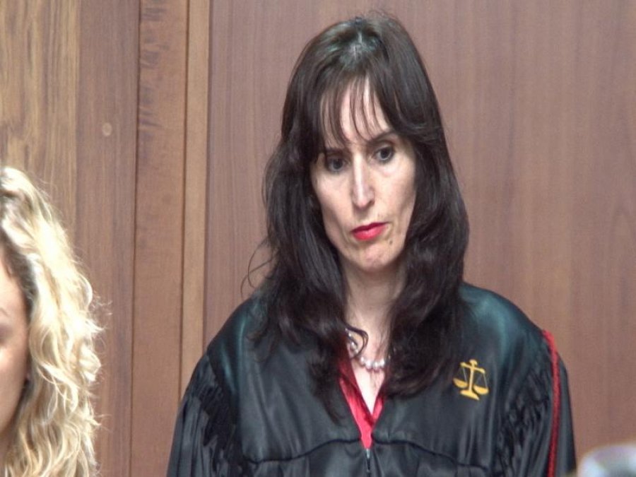 FOTO/ Kush është Liljana Baku? … Njihuni me gjyqtaren që nuk iu tremb syri nga Tahiri e Ermal Hoxha