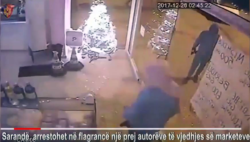 VIDEO/ Nga Tiranë  vidhte markete në Sarandë, ja si u prangos hajduti, në kërkim bashkëpunëtori