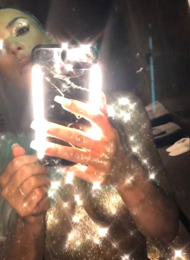 FOTO GALERI/ Kim Kardashian një “golden girl” siç e ka bërë nëna