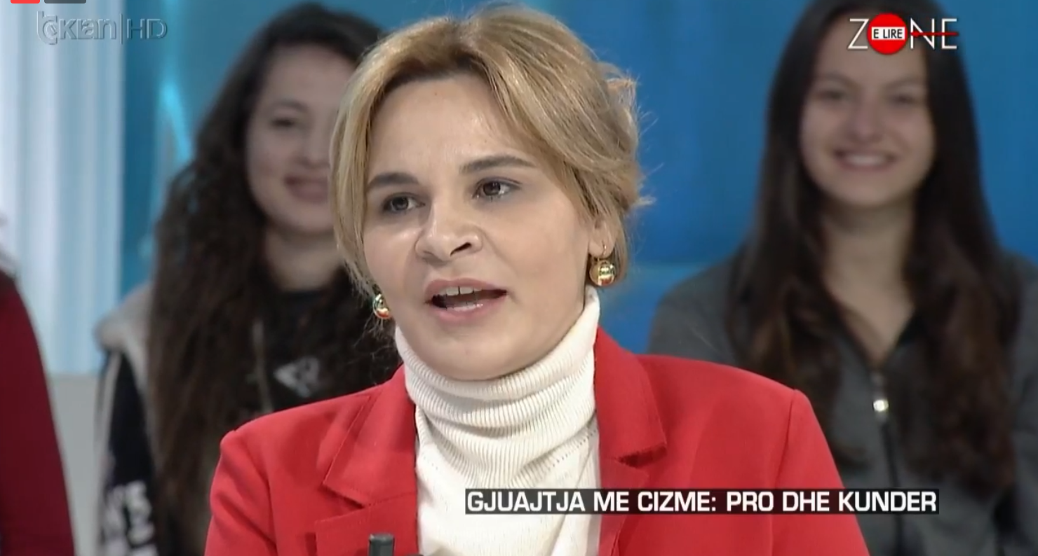 Kryemadhi shet “në ankand” çizmet me të cilat goditi Ramën, ja blerësi dhe shuma