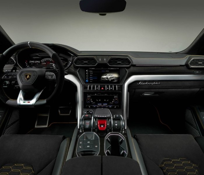 FOTO GALERI/ “Lamborghini” prezanton SUV-in e tij të parë