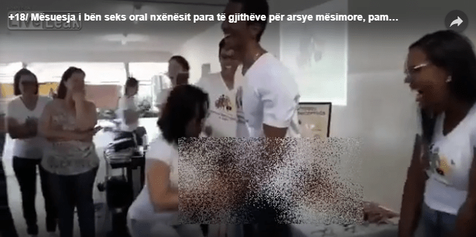 VIDEO +18/ Mësuesja i bën seks oral nxënësit para të gjithëve në klasë