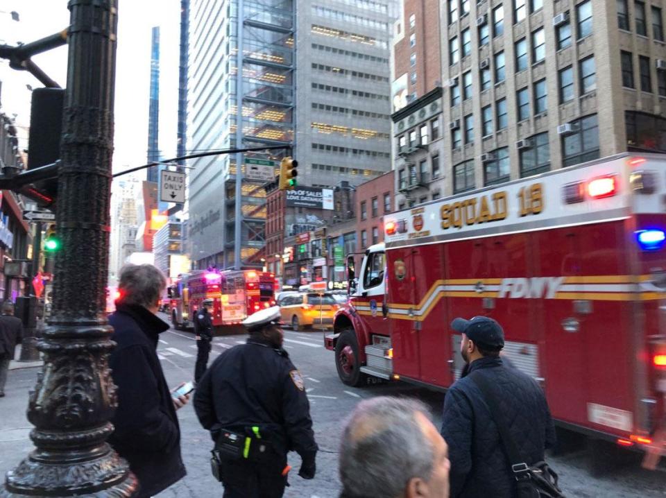 FOTO/ Shpërthimi në New York, ka disa të plagosur, policia ndalon të dyshuarin për ngjarjen