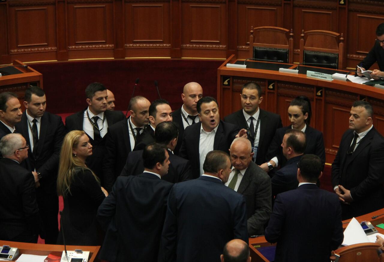 FOTO/ Përplasje në Foltore, Rama: Nga cili pyll dole, Noka: Nga pylli satëme