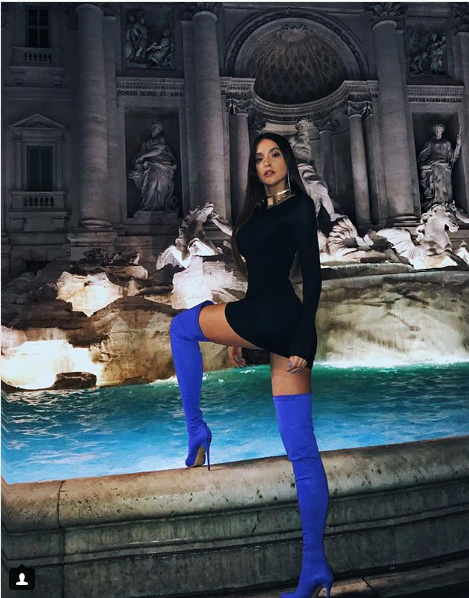 OFERTA & FOTO GALERI/ Modelja shqiptare “zemërgjerë”: Bëj seks me mua dhe fito para