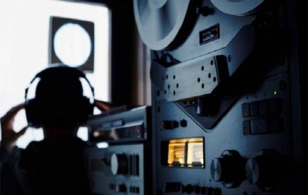 FOTO/ Po largohej nga porti i Durrësit, italianit i gjendet pajisje përgjuese