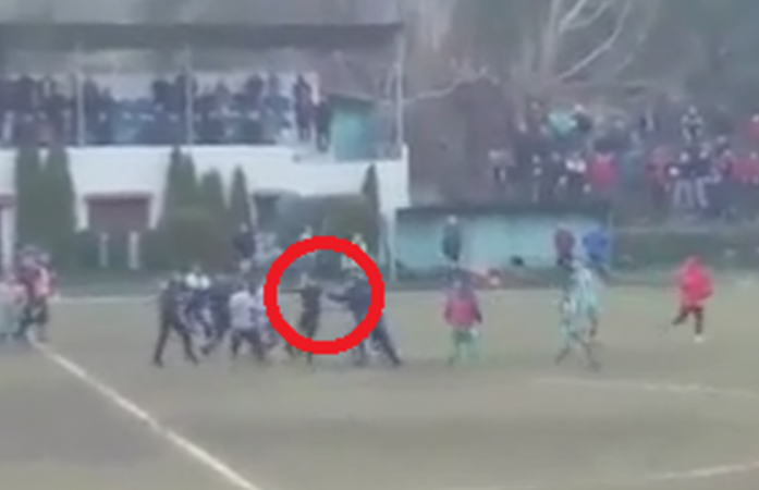 VIDEO/Përmet –Këlcyrë, rrihet trajneri nga futbollistët: Ajo që kalova ishte e tmerrshme