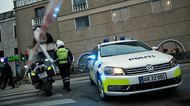 E PADËGJUAR/ Shpërndarësi i drogës ngatërron taksinë me makinën e policisë