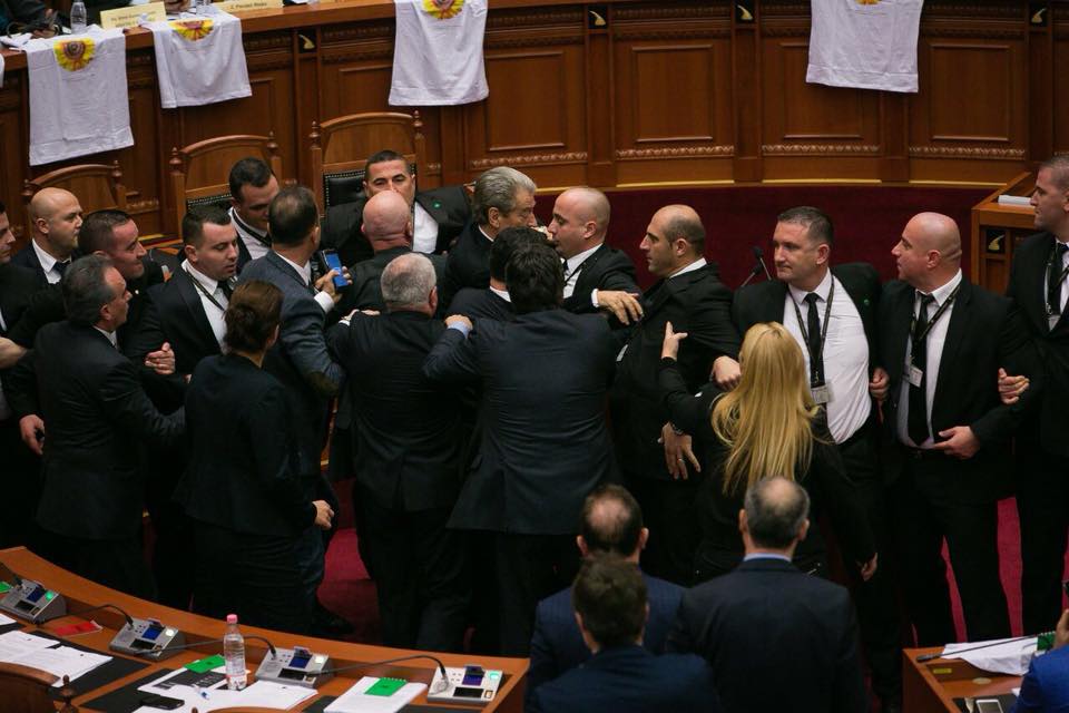 FOTO GALERI/ Basha: Protestë si në çdo vend europian, Shqipëria pa sesi ndalet një autokrat i lidhur me krimin