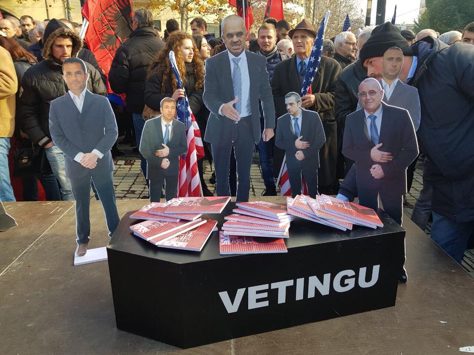 FOTO GALERI/ Basha: Protestë si në çdo vend europian, Shqipëria pa sesi ndalet një autokrat i lidhur me krimin